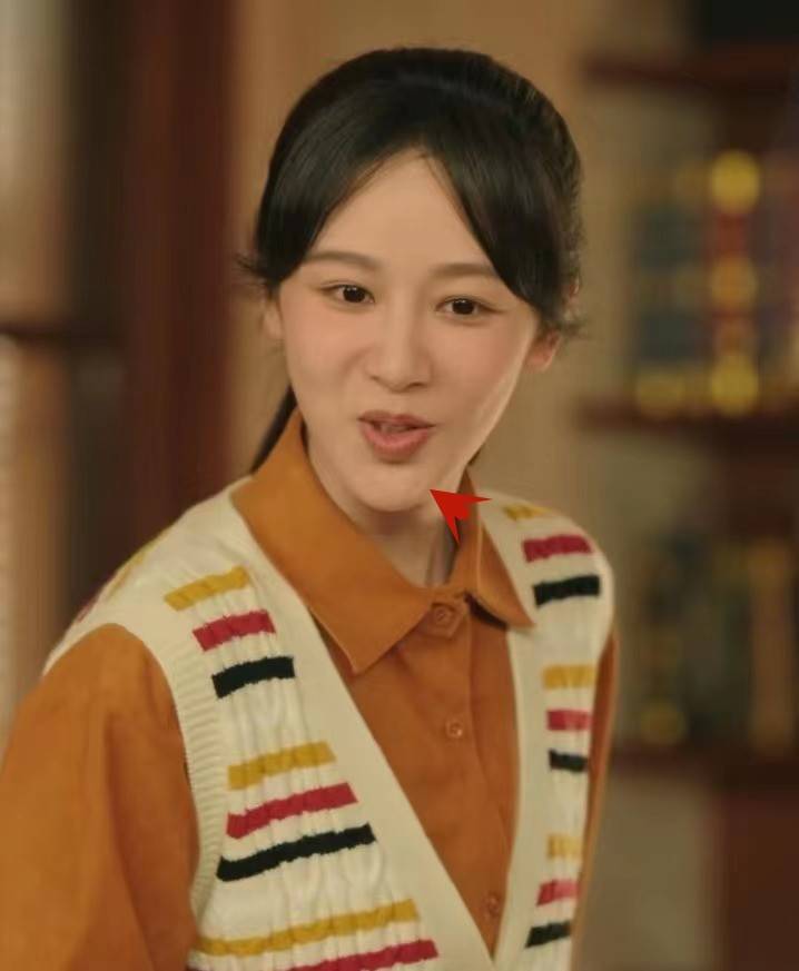 脸僵就别硬演校花了,一脸"社会气"的高中生,看着真让人难受_杨紫_状态