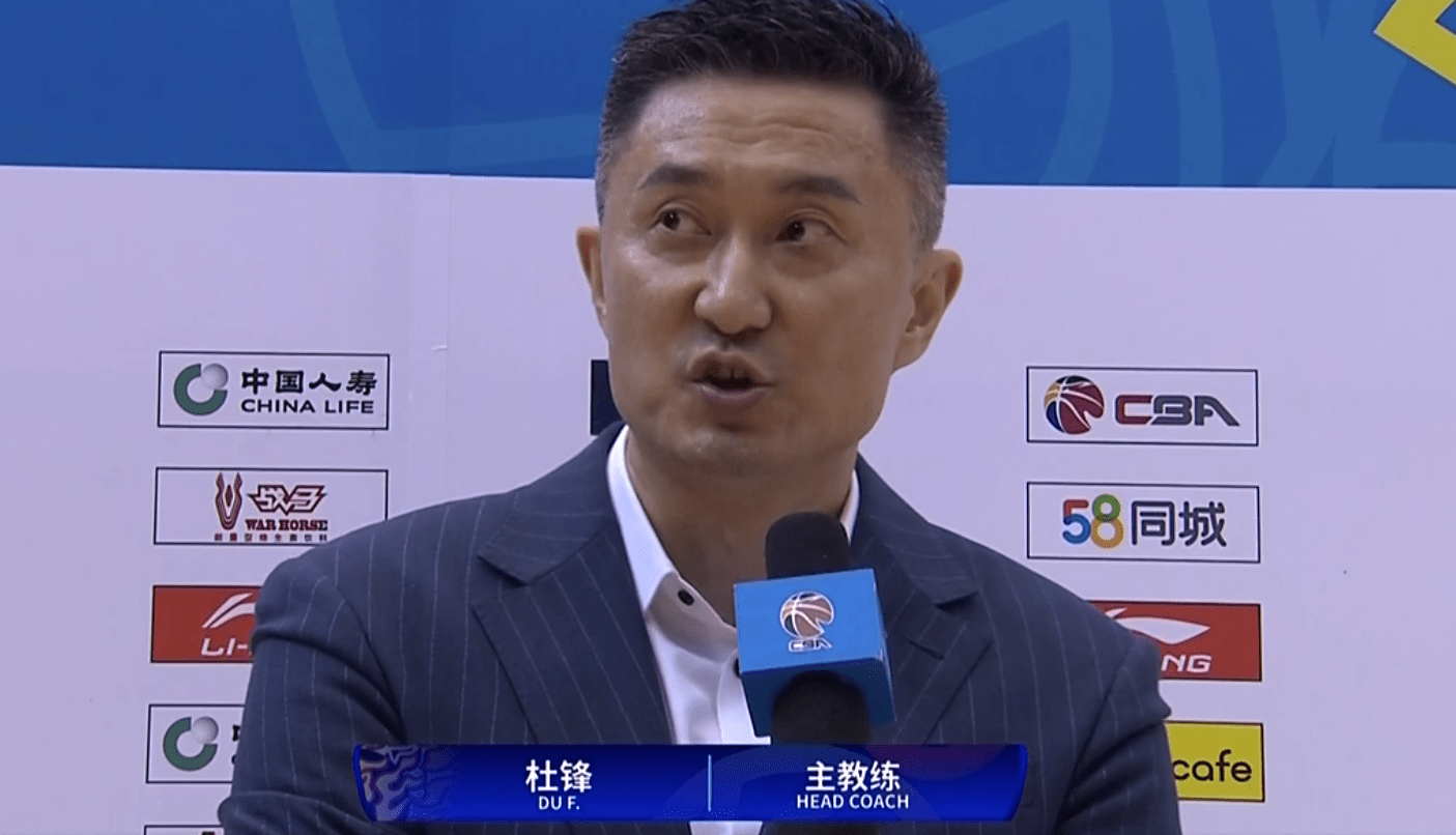 28分钟狂输31分,广东中流砥柱轰然倒塌,胡明轩太差,杜锋失算了_徐杰