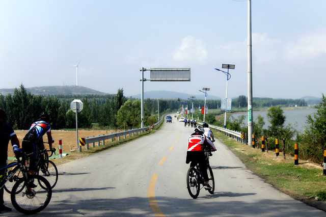 山东:平阴县骑行运动协会22名会员周末畅游老湖镇_天气_东平湖_到达