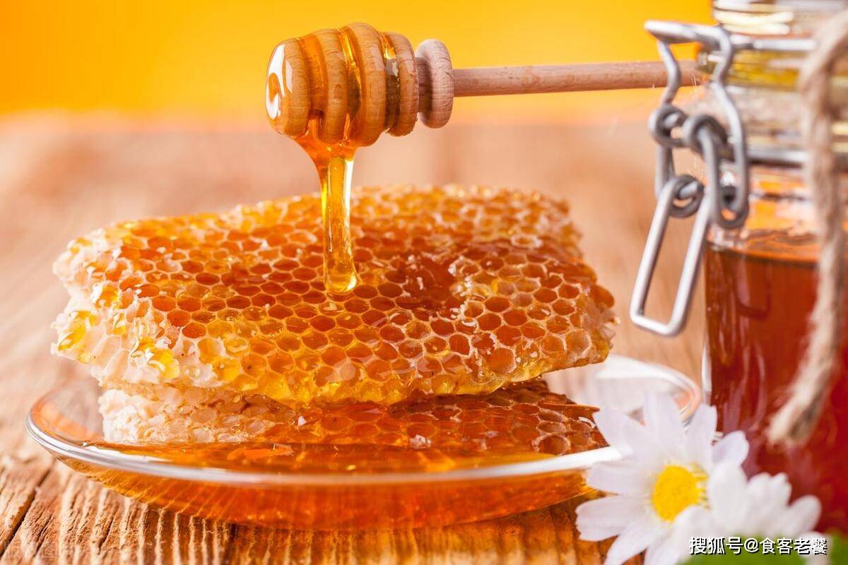 蜂蜜怎样保存，可以放在冰箱里吗？