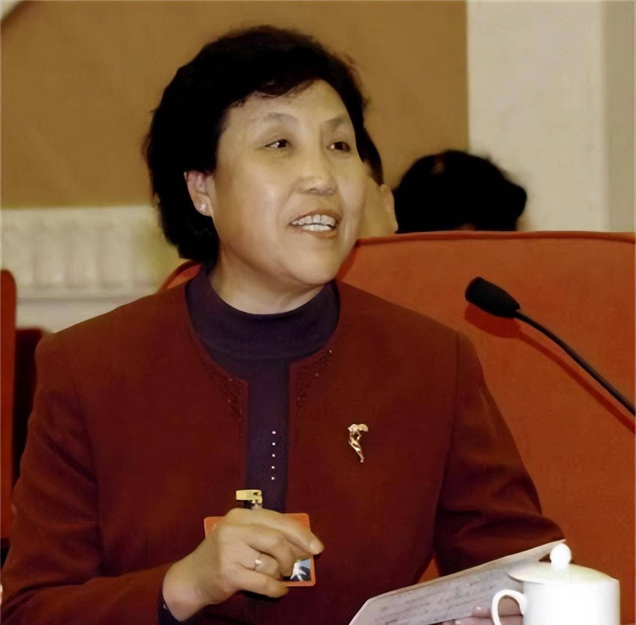 陈永贵副手郭凤莲的现状:儿子都是亿万富翁,大儿子掏3000万修庙_大寨