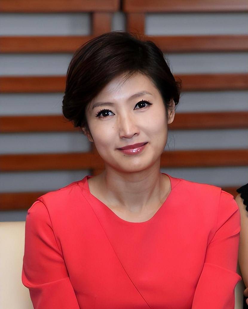 结婚,38岁与郭德纲传绯闻,40岁嫁给央视"名嘴"_许春妮_徐春妮_江湖