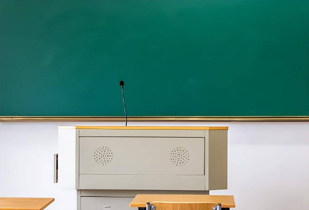 新课程改革背景下的新教育学研究应如何主