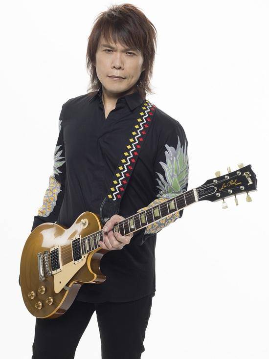 伍佰开演唱会只需要起个头的歌手,曾经给各个当红明星写过歌_歌曲_首