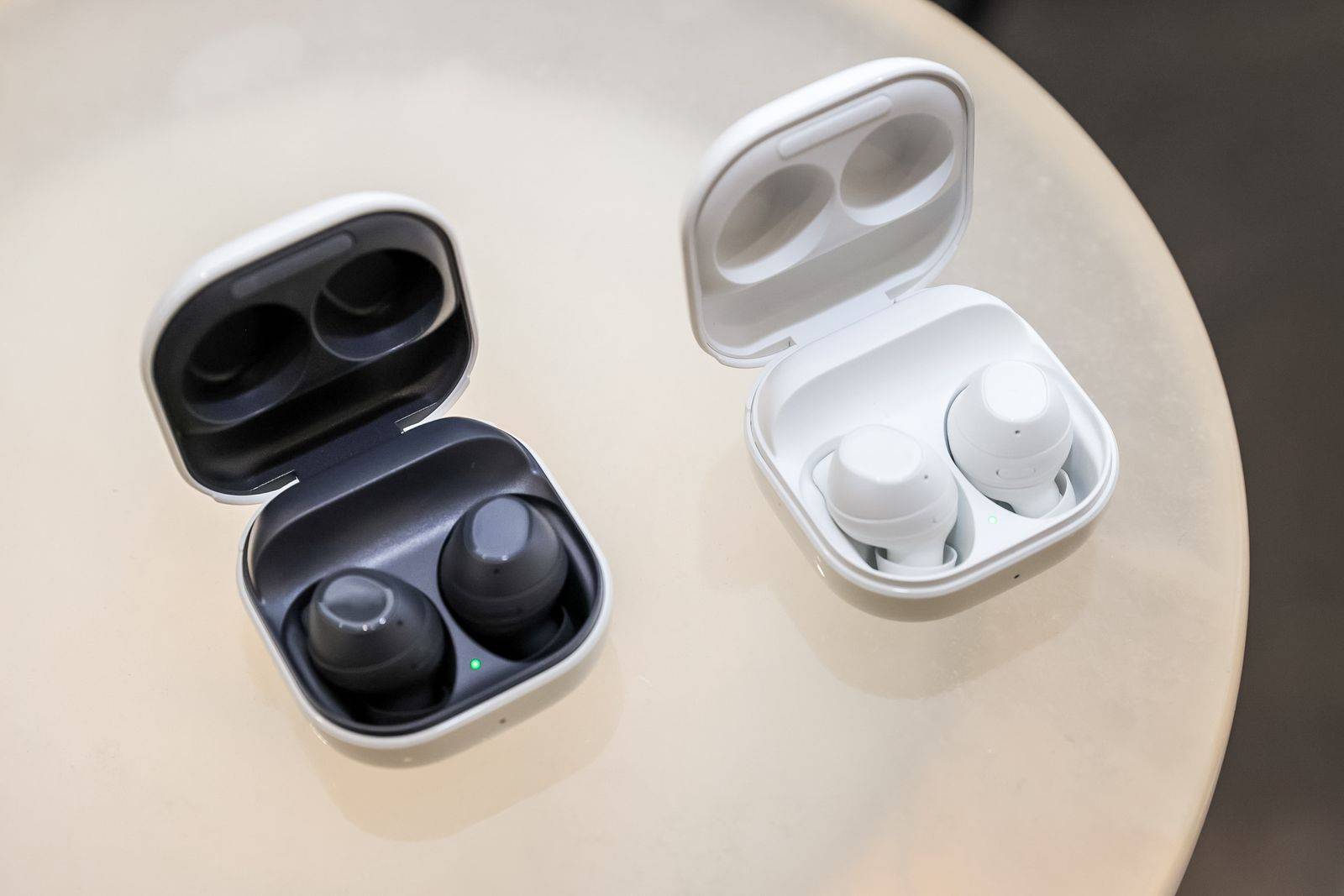 高颜值好音质 双11选三星galaxy buds fe乐享动听_耳机_设计_用户