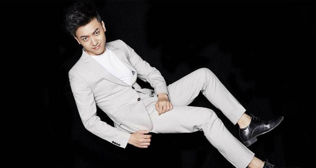 电视最帅主播李泽鹏,穿短裤出镜走红,现在进军娱乐圈当网红_实习_工作