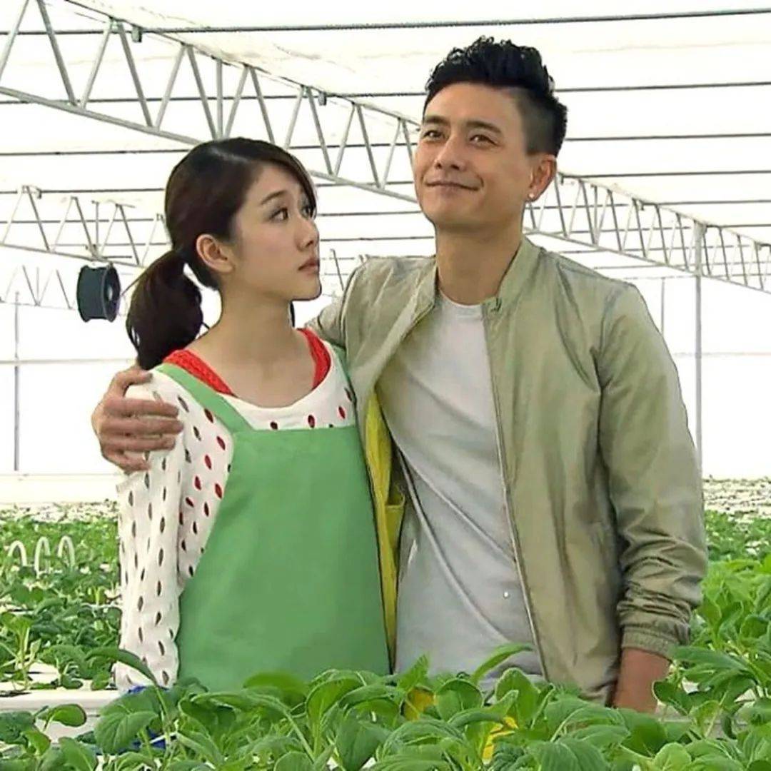 邓佩仪_香港_家人