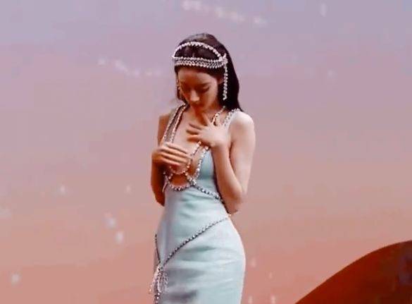 生图胸前皮肤痘印多汗毛重不忍直视_网友_女明星_审美