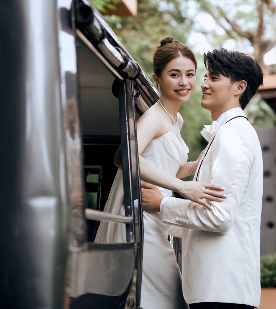 星云集,沈月当伴娘,新娘漂亮大气是杨颖的闺蜜_李承铉_吴建豪_马嘉莹