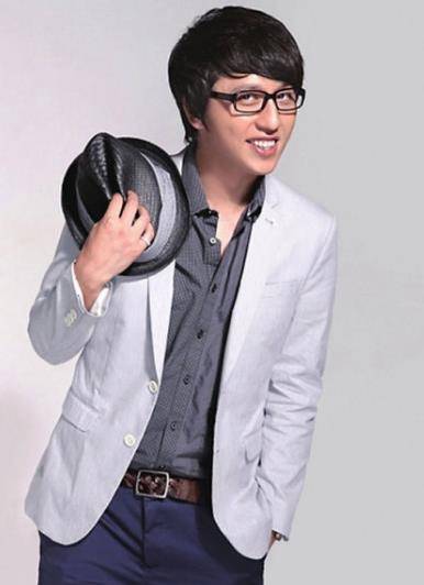 "浙江台一哥"华少的荒唐史,一身本事终是玩脱了_节目_张家辉_时间