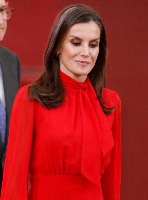 曾经秒杀布吕尼,艳压凯特,51岁白发丛生瘦到脱相_莱蒂齐亚_女人_身材