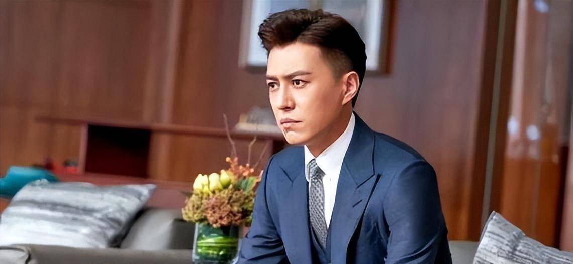 北京时间11月11号下午,中国知名演员靳东最新消息!_观众_角色_演技