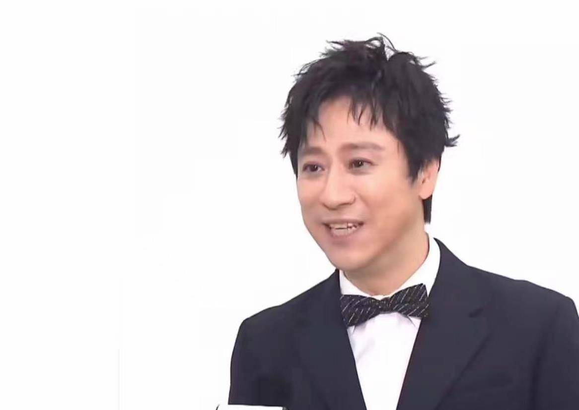 55岁解晓东近况曝光,与阎维文朱时茂聚餐,喝12元饮料引热议_网友_状态