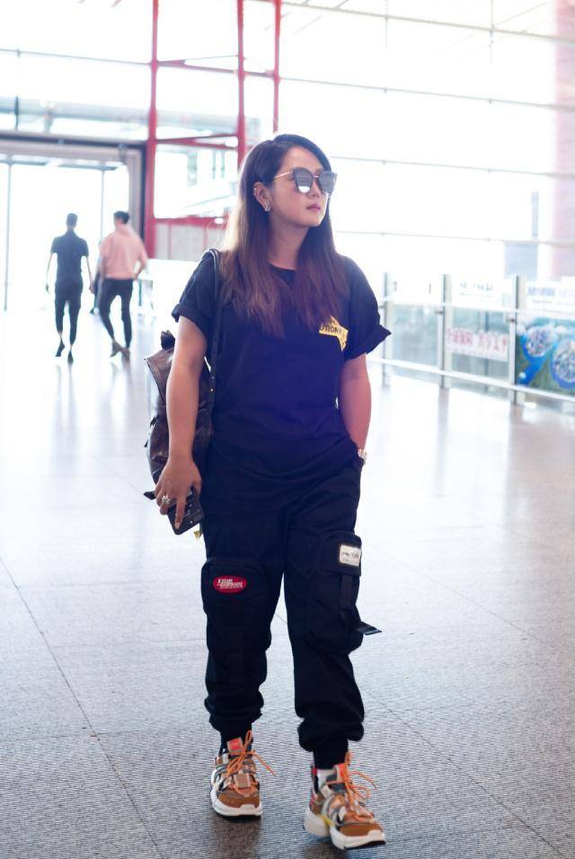 何洁修图师可真敢p呀!