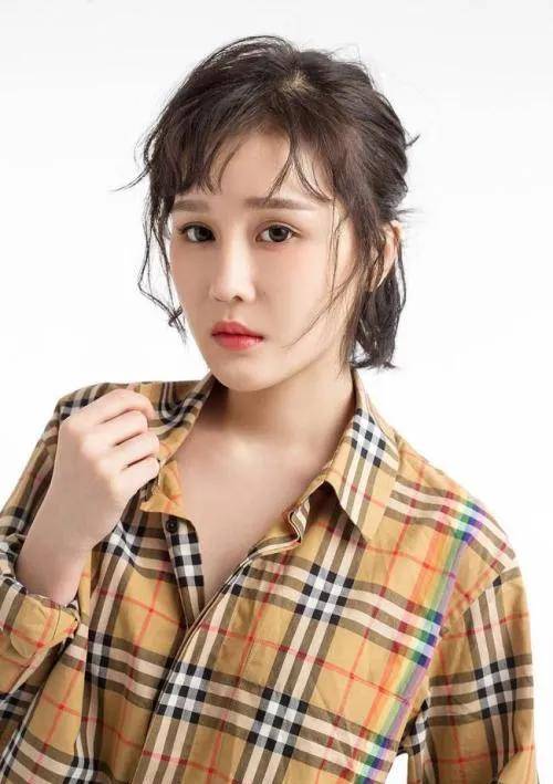 赵本山女儿球球生完孩子宣布退网,将专注于家庭和孩子!