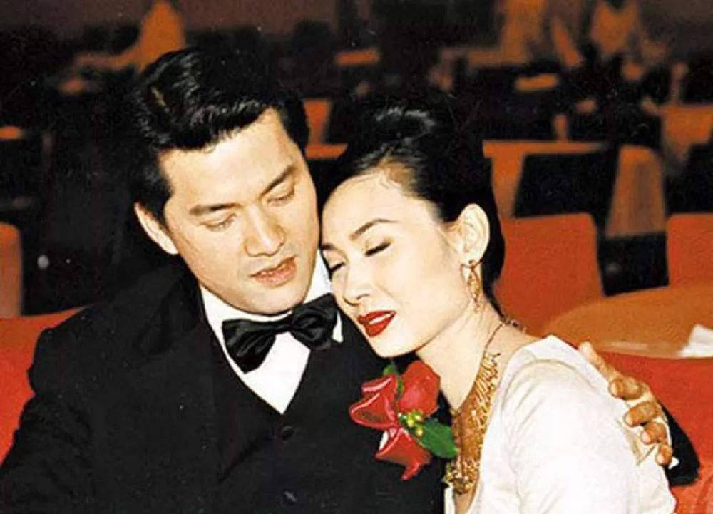 软饭硬吃吕良伟:和周海媚有过一段情,3婚娶女富商,56岁才当爸_父亲