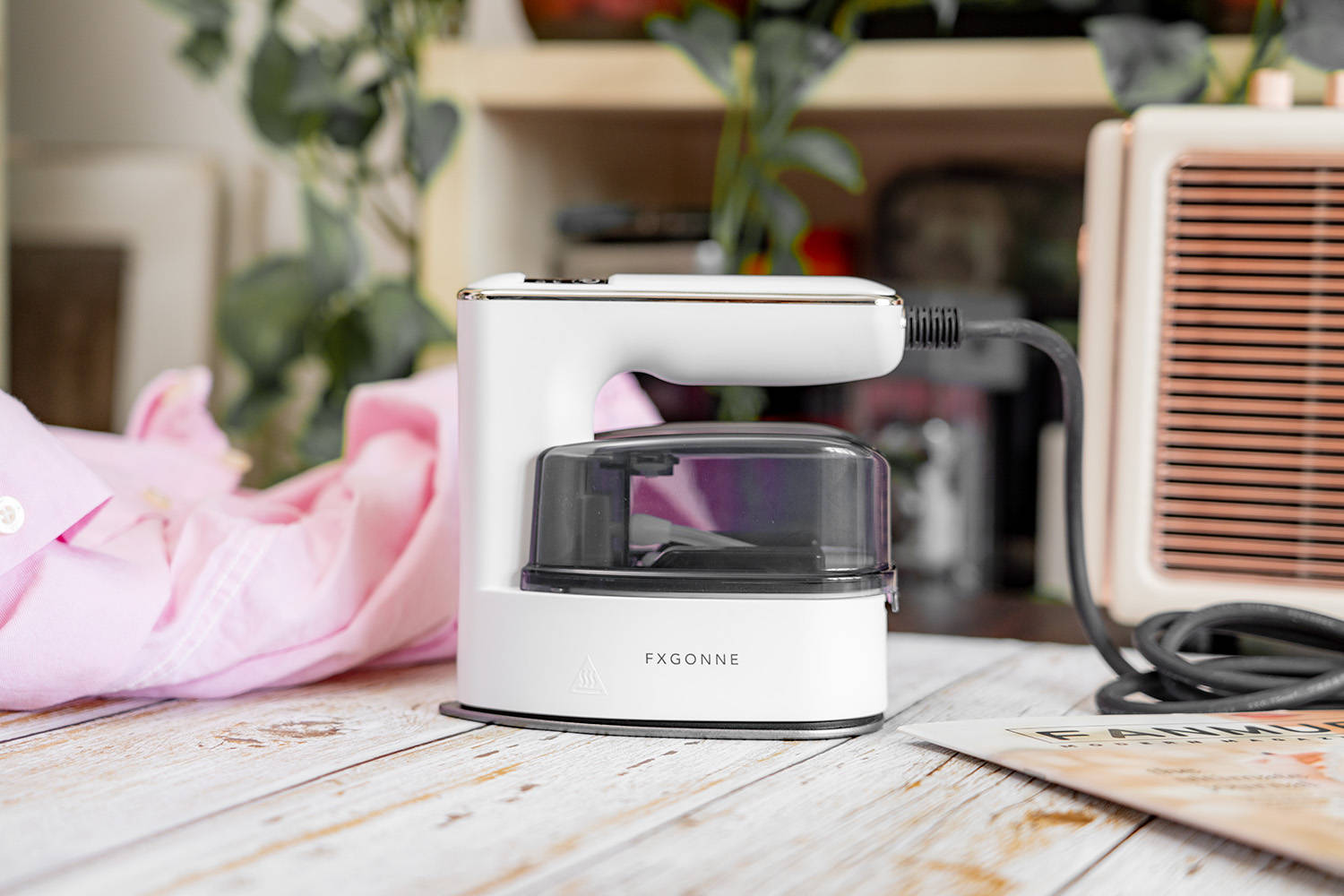 早用上这款挂烫机,咋会熨坏两件千元衬衫,这真是居家必备小神器