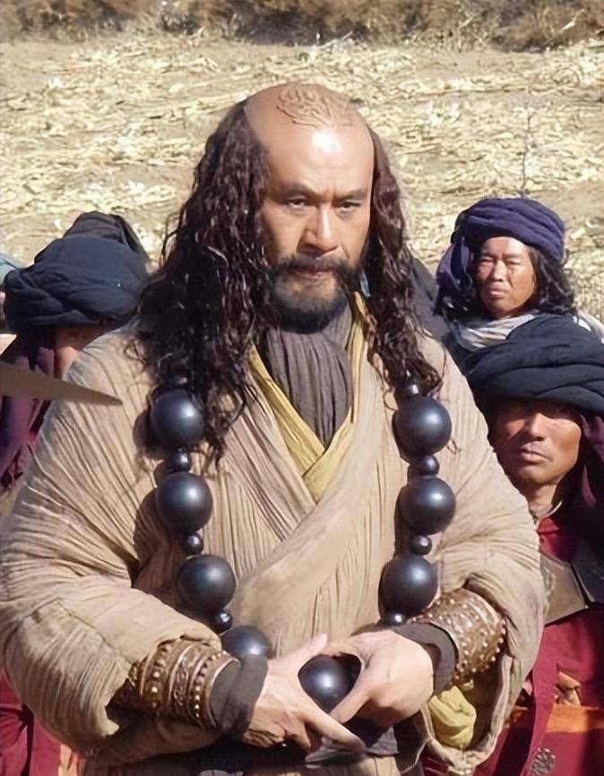 同一年,徐锦江拍了一本个人展现写真集,没想到,遭到媒体口诛笔伐,被推