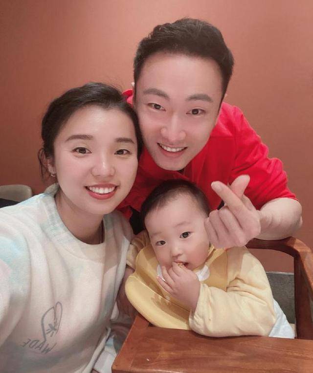 女羽女皇事业顺爱情坎坷,被好闺蜜抢男友太无奈_赵云蕾_张楠_中国羽毛