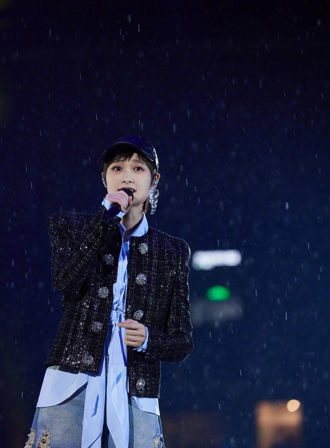 王源,周深,张艺兴,邓紫棋等歌手的关注度更高,甚至还有李宇春,周笔畅