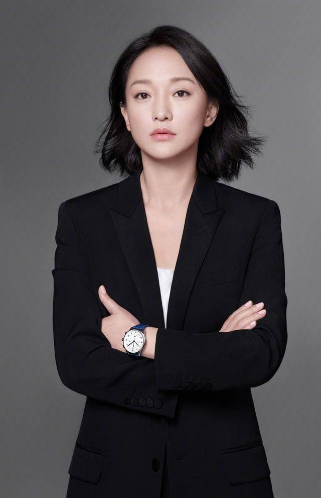 44岁周迅换发型更美了,一款波波头造型显小20岁,老阿姨秒变少女_气质