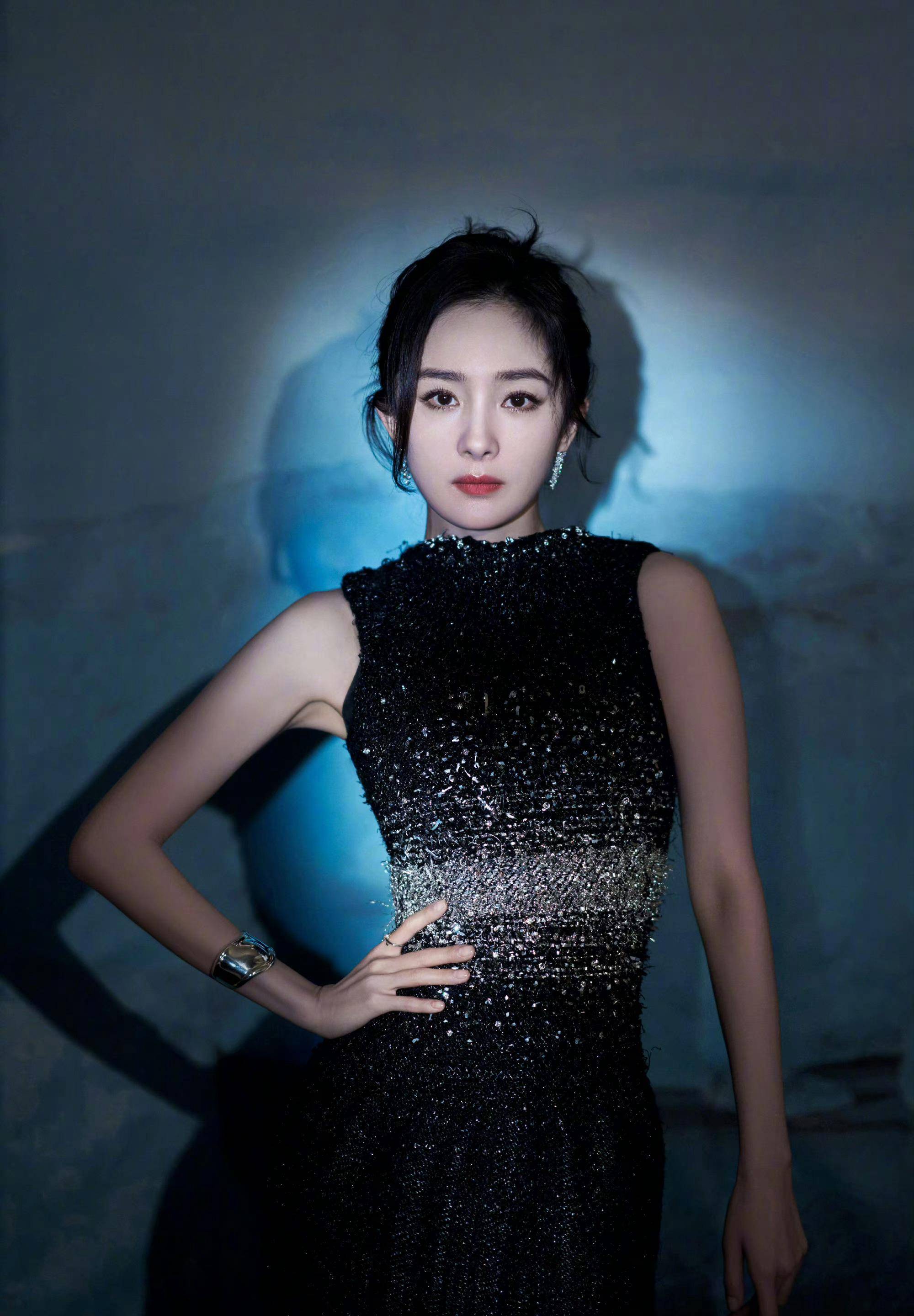 国内娱乐圈女星都爱高定:杨幂高贵,刘亦菲梦幻,宋茜性感,关晓彤惊艳