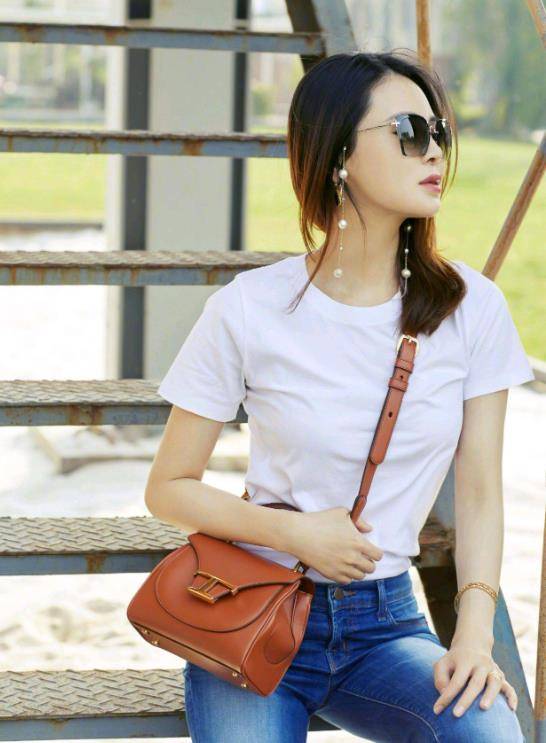 佟大为的妻子,拥有如此迷人的气质,难怪15年仍甜蜜似初恋_时尚_关悦