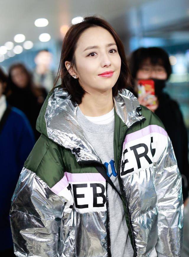 最后大家说说,你对丫丫佟丽娅的穿搭造型会打多少分,喜欢她的穿搭造型