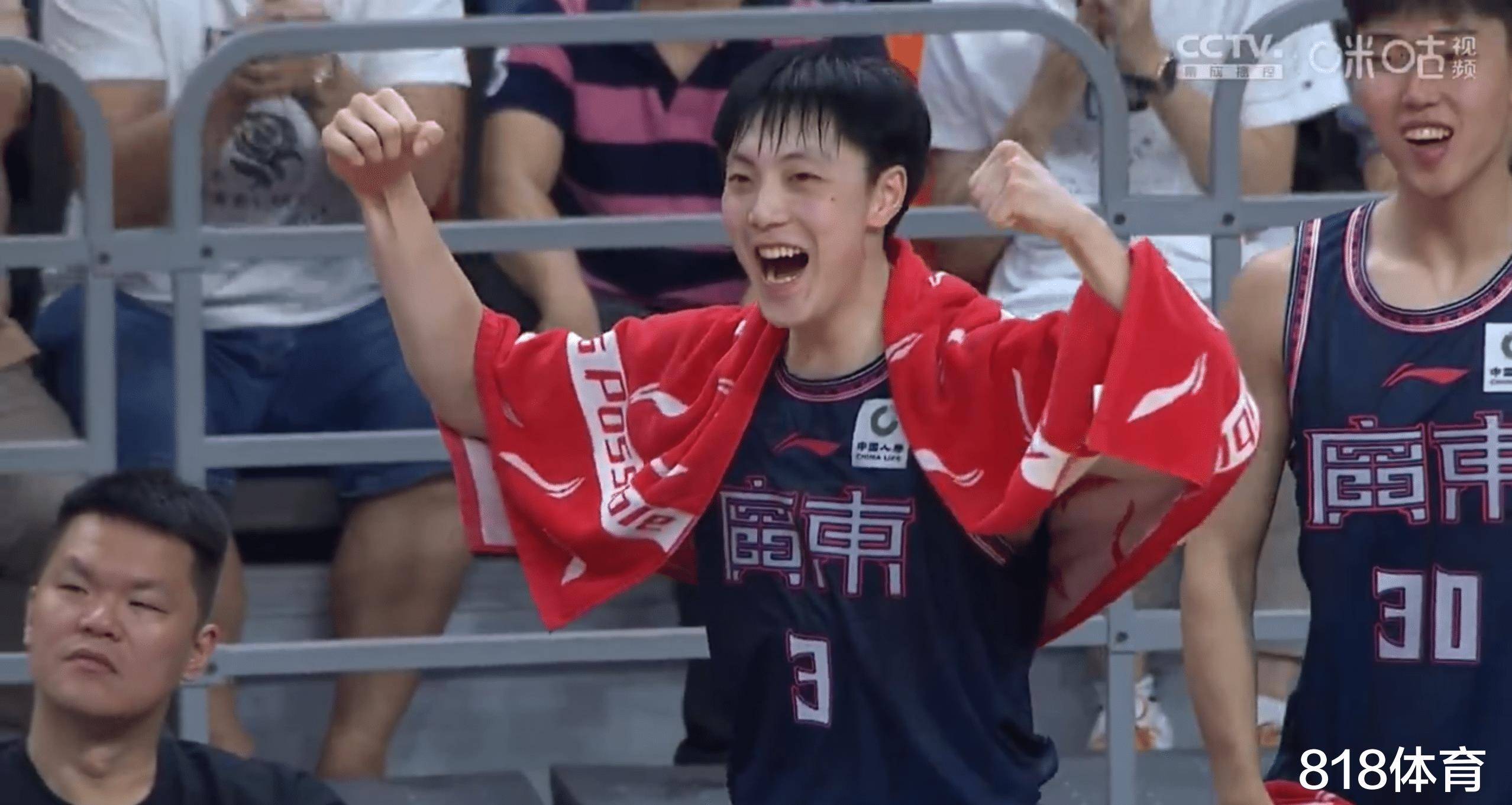 徐昕隔扣高世鳌胡明轩振臂欢呼,朱芳雨轻蔑一笑:你还是个弟弟!