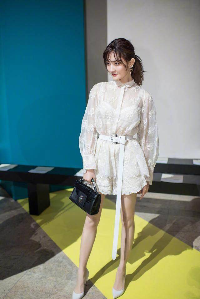 方脸的徐璐是怎么变成瓜子脸的,网友:就是剪了这款短发修饰的!