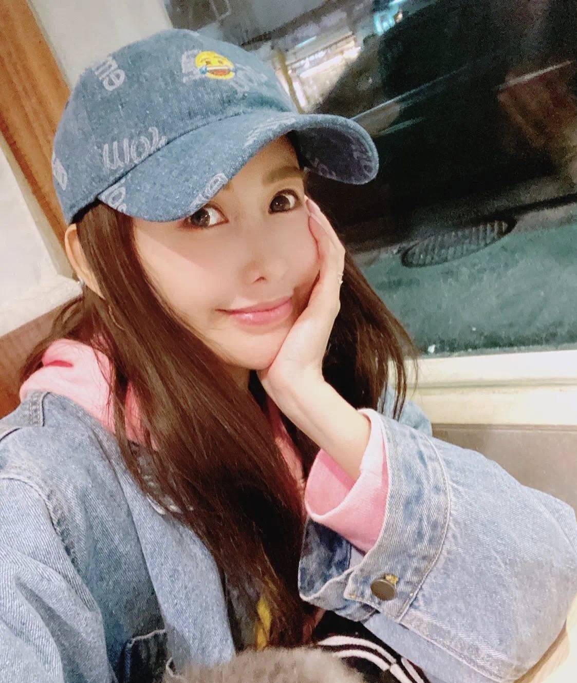 2021年,简恺乐被曝和医师男友秘密结婚