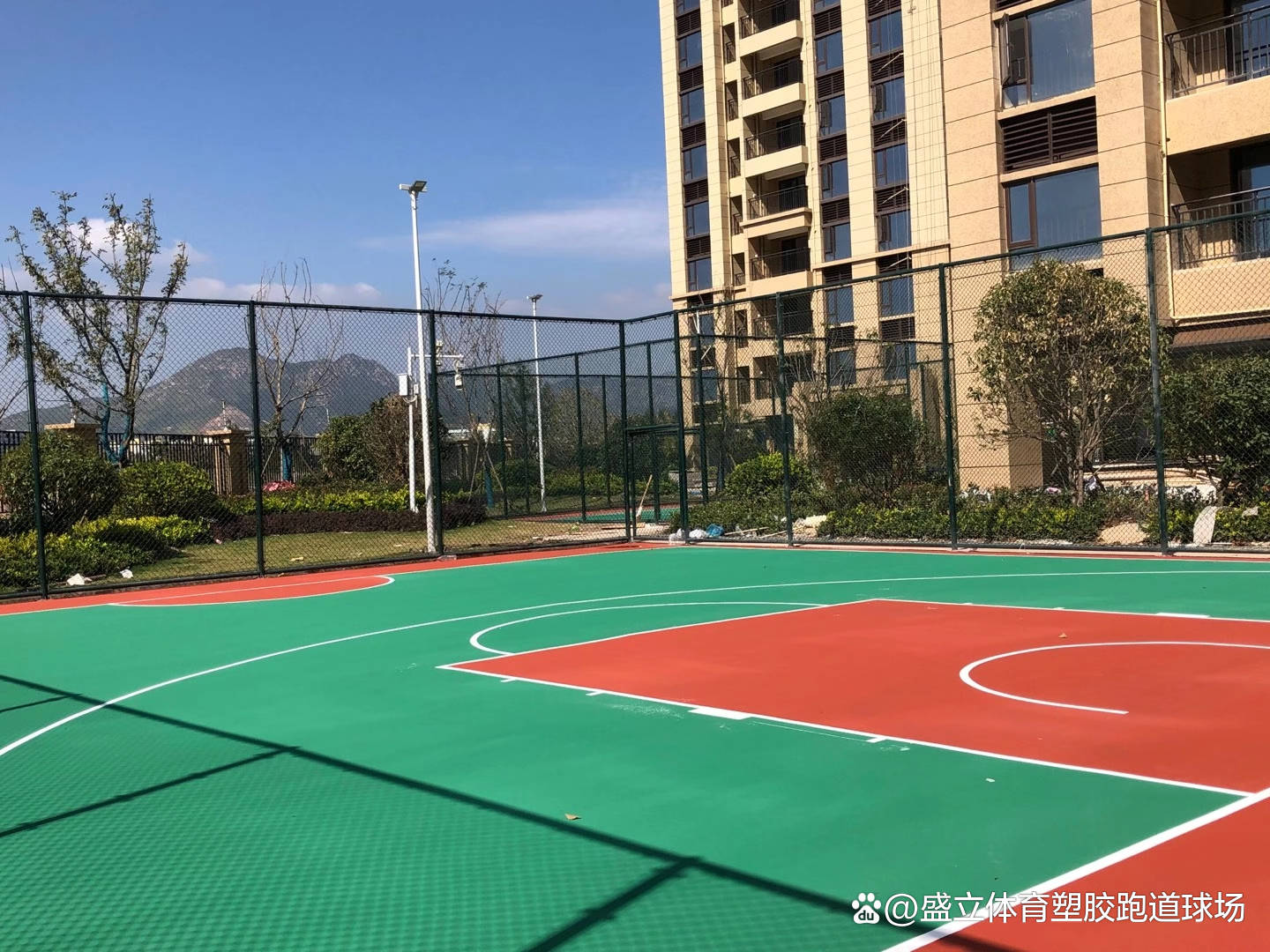 丙烯酸篮球场造价每平方米_施工_质量_类型