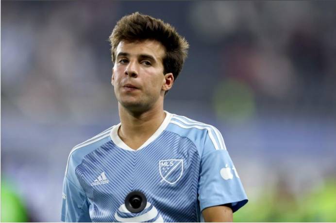 "巴塞罗那青年队的瑰宝"里基·普伊格"点赞"了这条帖子_中场球员_哈维