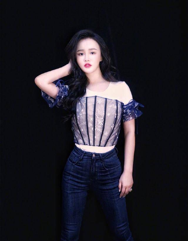 34岁冉莹颖厉害了!162身高穿出2米的气场,网友:太会穿了!