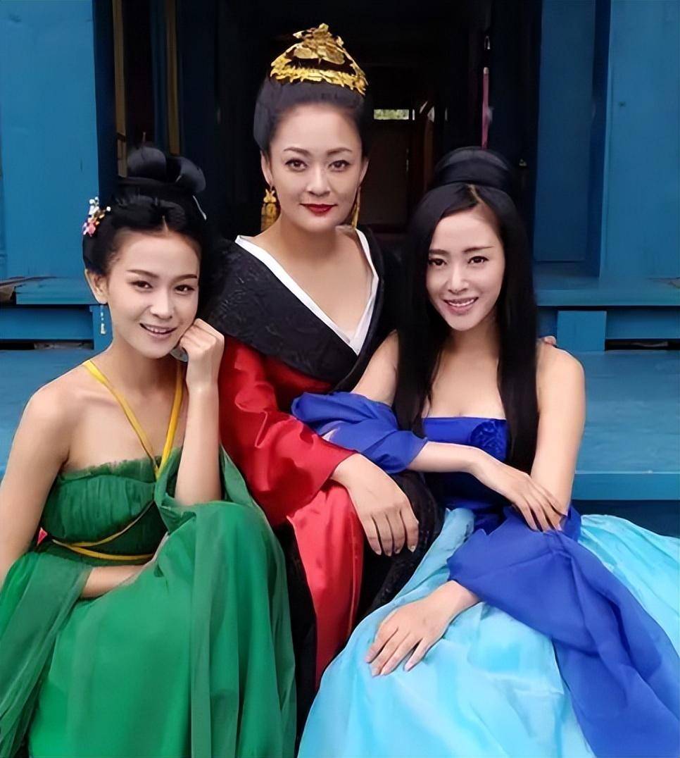 连奕名:与陈佳妍分手后,火速再婚杨若兮,今前妻红了,他糊了_爸爸_京剧