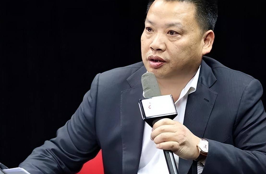 陈小英: 把申通卖给马云,套现146亿,如今靠卖雨伞又赚上百亿_聂腾飞