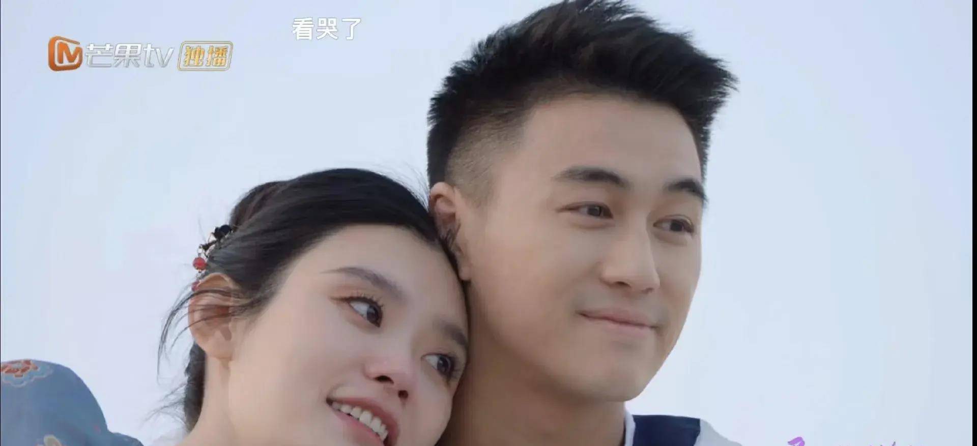 奚梦瑶是真的嫁给嫁给爱情了,何猷君看向她的眼神仿佛小娇妻_家庭