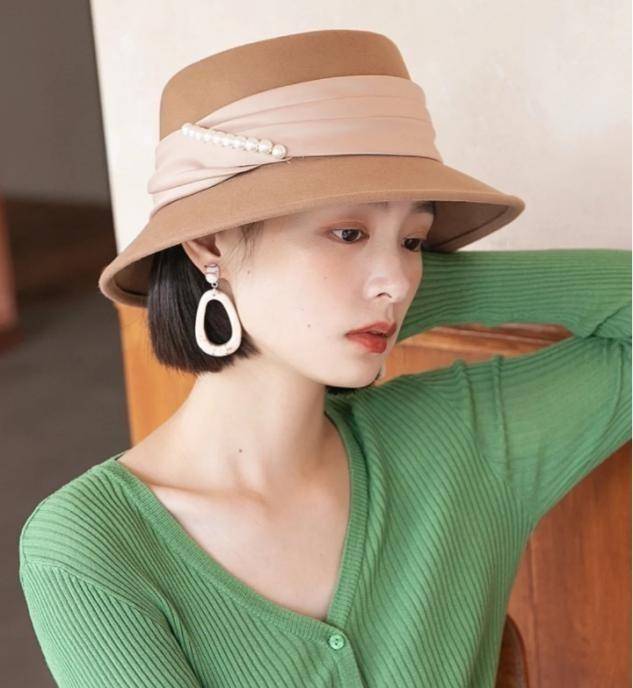 中年女性:哪一顶"帽子"该戴,哪一顶不该戴?戴错容易假装年轻!
