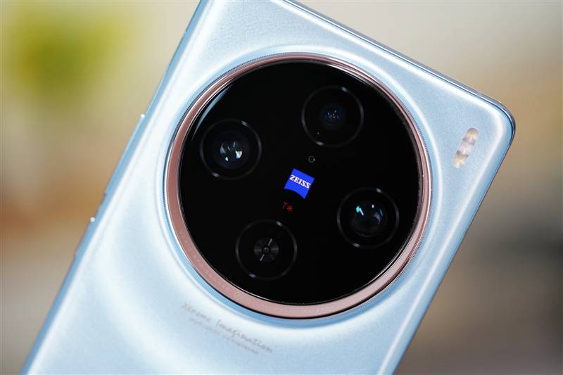 拍月亮那都不是事儿！vivo X100 Pro评测：APO认证的超级长焦 它能拍太阳(图7)
