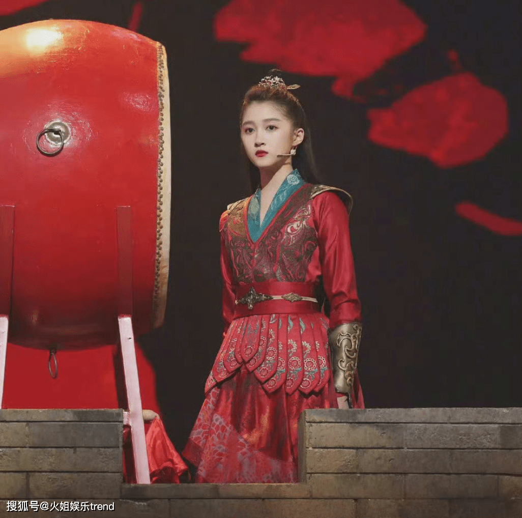 王牌一姐不再是贾玲_什么_角色_cos