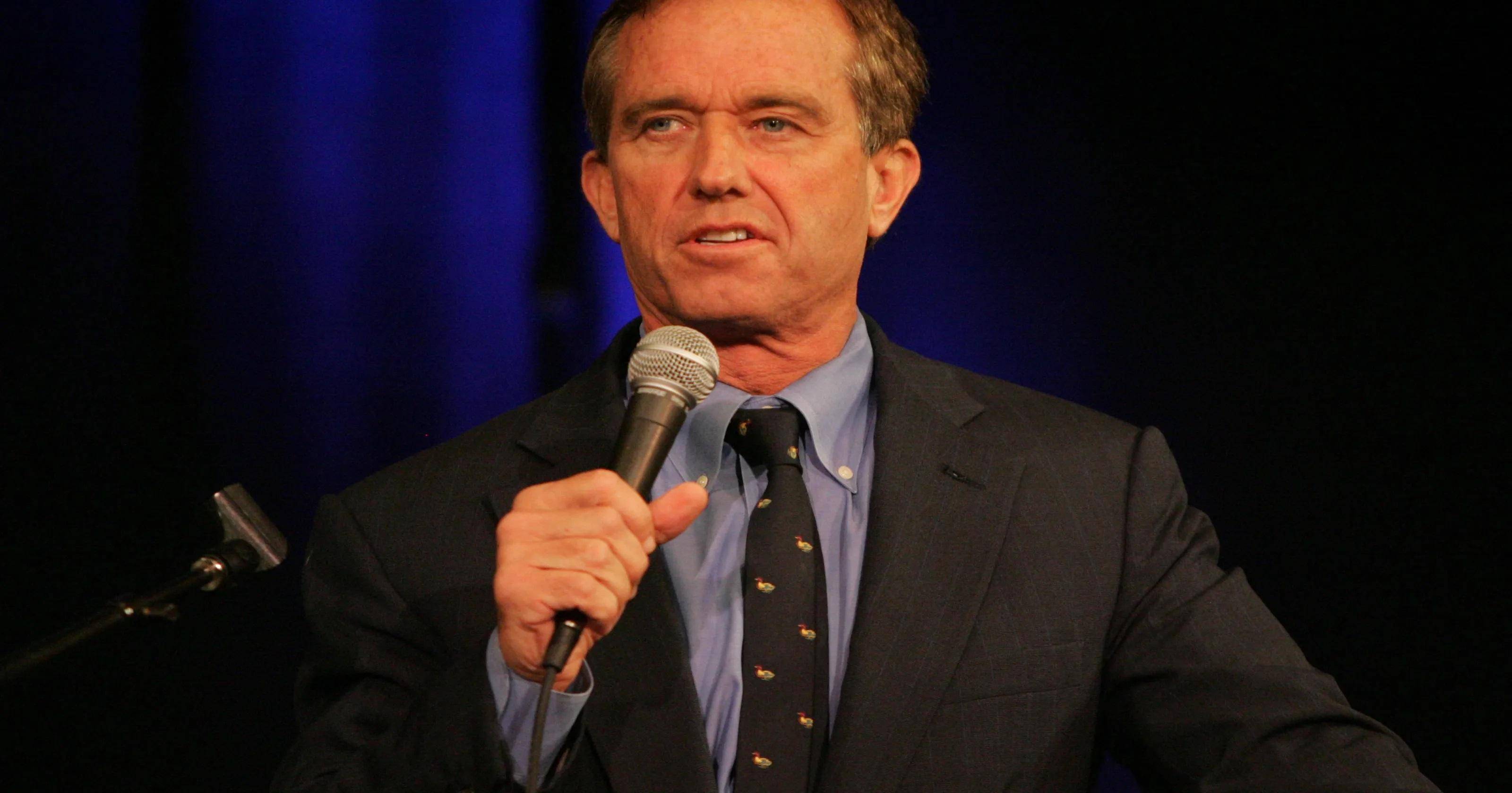 当年肯尼迪家族三兄弟,只有一人善终_父亲_权力_竞选总统