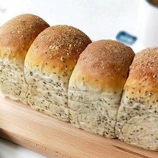 原创
            奇亚籽酸奶土司(300克萌版)