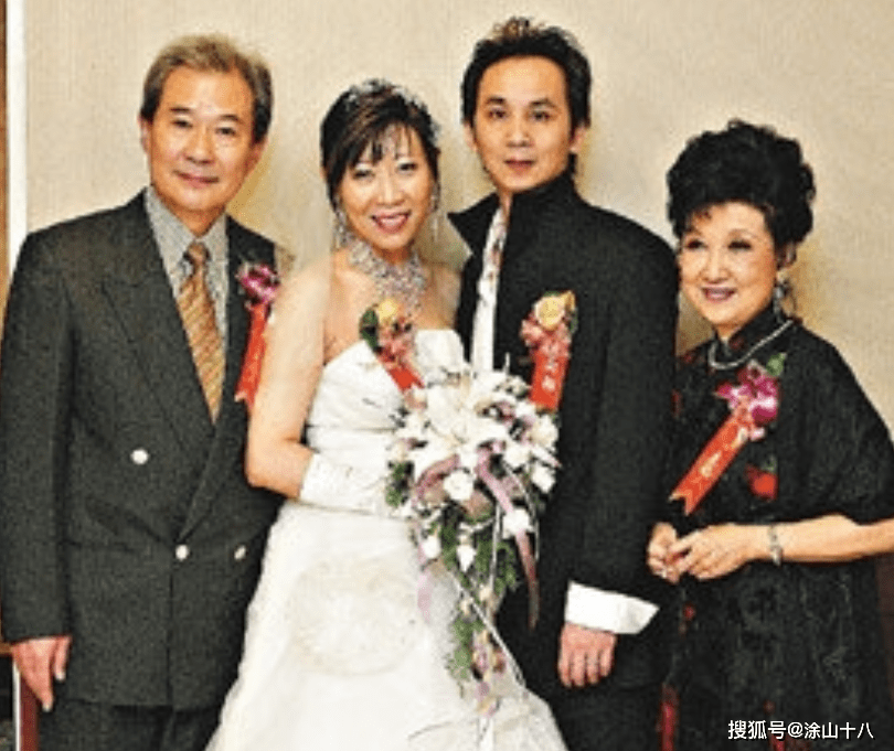 退圈后江明学了中医并考取了行医执照,发展了事业的第二春,如今83岁