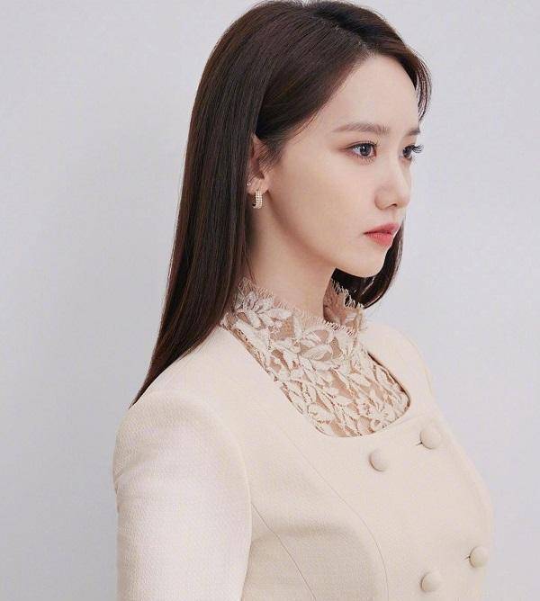 锁骨手臂纹身引热议,网友:乍一看像擦伤_女明星_女神_东西