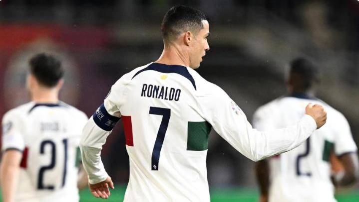 fifa第6踢疯了,c罗年度46球,创3大纪录,远超梅西_葡萄牙队_禁区_列支
