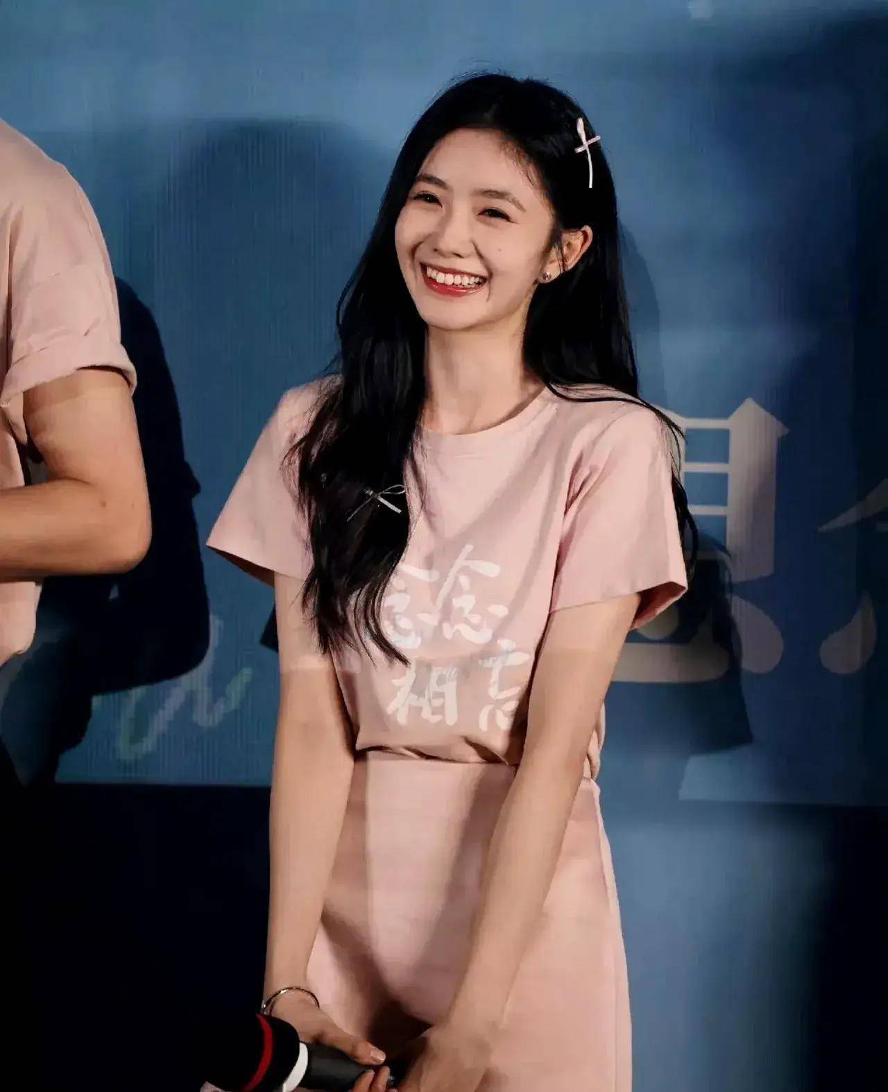 刘浩存看起来不错!