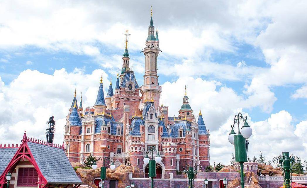 上海迪士尼终于妥协,允许游客自带食物入内,可游客素质让人堪忧_景区