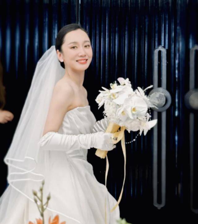 黄晓明,谭松韵等到场祝福,新娘貌美如花_董卿_丈夫_婚礼