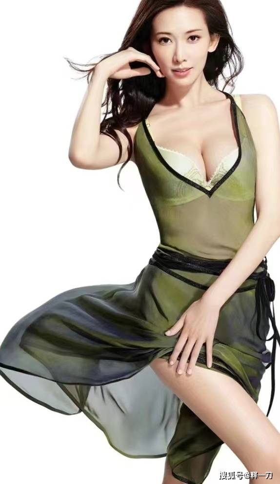 下嫁日本的林志玲真是一言难尽,不穿"内衣"照片,满屏全是尴尬_魅力