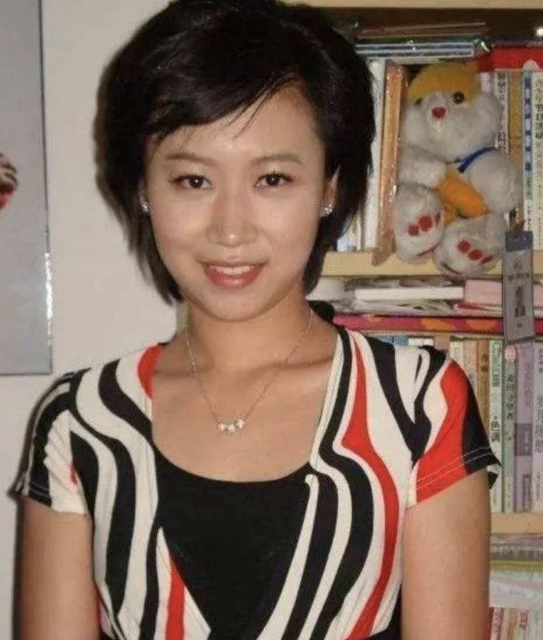 著名主持人魏笑:新婚24小时离世,丈夫至今未娶,父亲仍在怀念她_工作